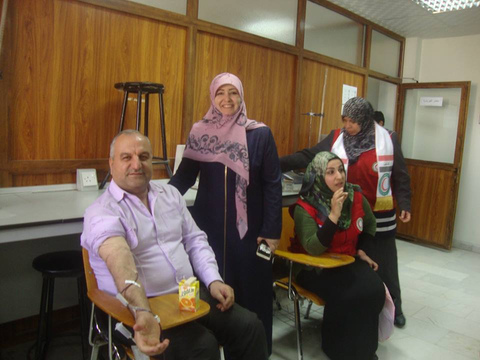 جمعية الهلال الاحمر العراقي  تنظم حملة للتبرع بالدم لطلبة جامعة كربلاء