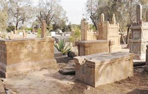 مصري يعود لبيته بعد .... دفنه بيوم!!!