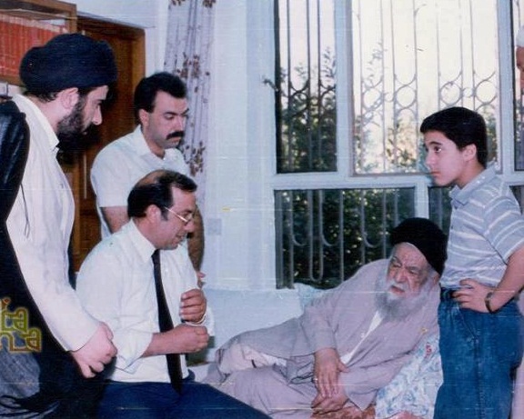 صورة نادرة لأية الله العظمى السيد ابو القاسم الخوئي في اواخر ايام حياته