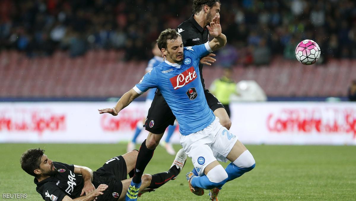نابولي يكتسح بولونيا ويقترب من يوفنتوس
