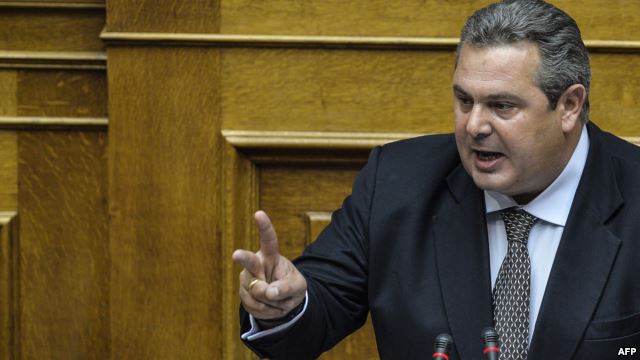 وزير الدفاع اليوناني: العثور على أشلاء بشرية لركاب الطائرة المصرية