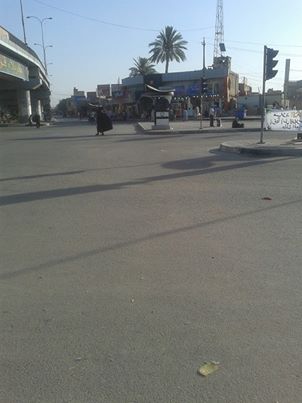 كربلاء تقطع كافة طرقها الرئيسة وشوارع المدينة خالية من المارة (مصور)
