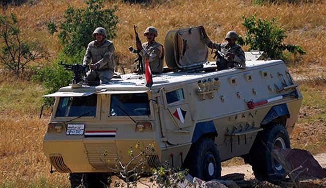 مقتل 21 جنديا مصريا واصابة ثلاثة آخرين غرب القاهرة