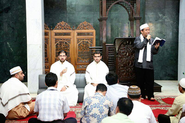 قنوات فضائية عالمية تسلط الضوء على مشاركات الوفد القرآني للعتبة الحسينية في اندونيسيا