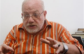 ناشط شيعى: قبول مرسى زيارة إيران تعكس حنكته السياسية