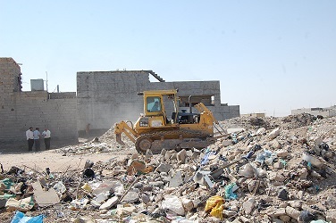 بلدية كربلاء حملة الحشد الخدمي ترفع مايقارب 570 طن من الأنقاض