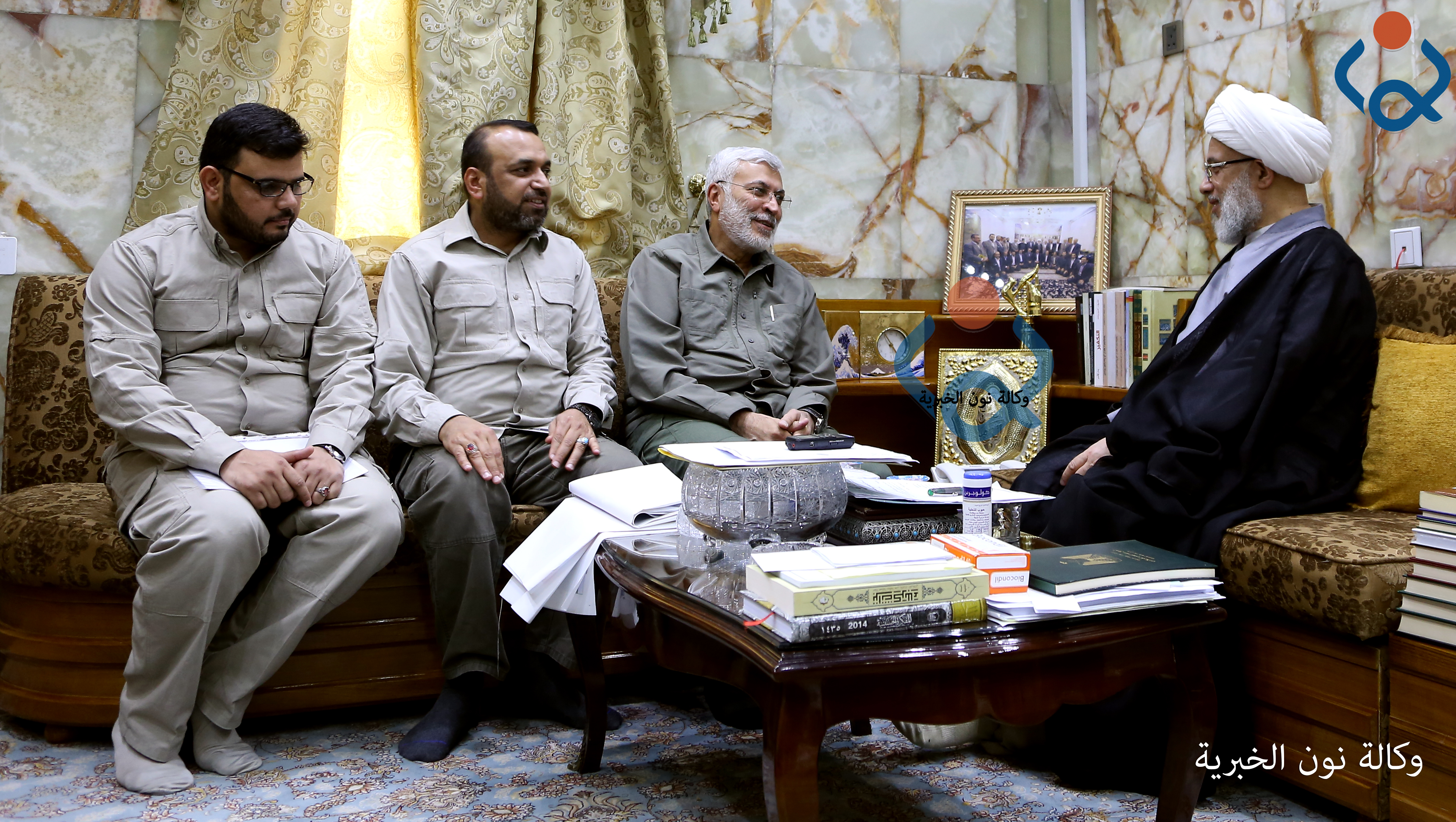 ابو مهدي المهندس يطلع ممثل المرجع السيستاني على تفاصيل تخص معارك الحشد الشعبي في كافة القواطع