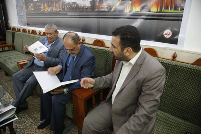 نقيب الصحفيين العراقيين يزور المرقد العلوي ويشيد بالدور الإعلامي للعتبة العلوية المقدسة(مصور)