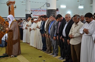 صلاة موحدة في جامع البصرة الكبير بحضور الامين العام لكتلة الاحرار(مصور)