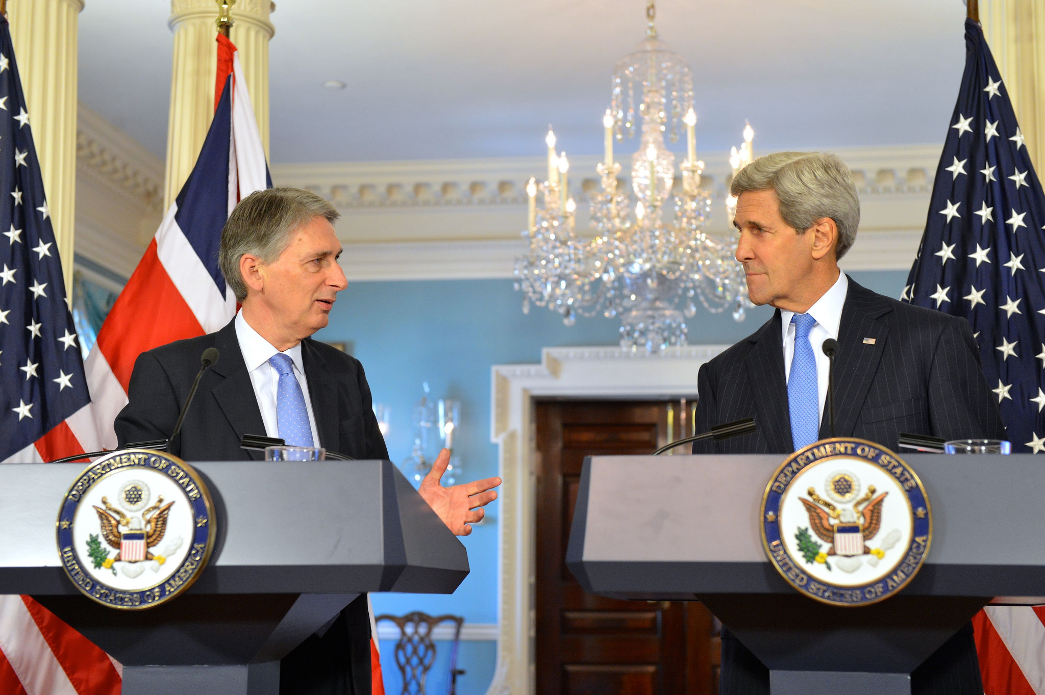 كيري: خروج بشار الأسد لا يجب أن يتم خلال يوم أو شهر بل من خلال التفاوض وبإطار اتفاق جنيف