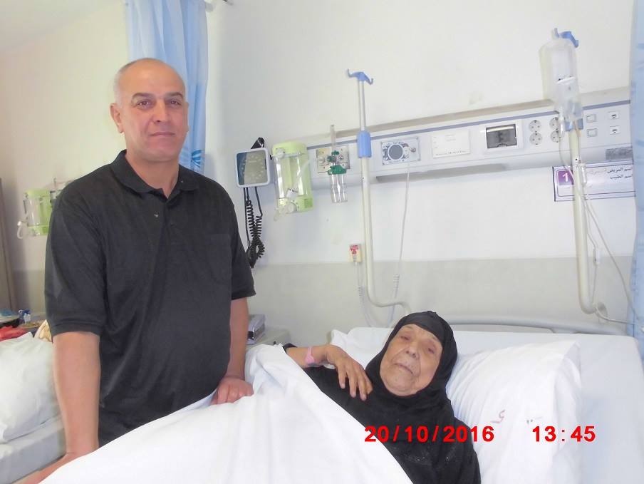 نجاح عملية وضع مفصل ورك صناعي لمريضة في الثمانين من العمر في مستشفى الامام زين العابدين عليه السلام بكربلاء (مصور)