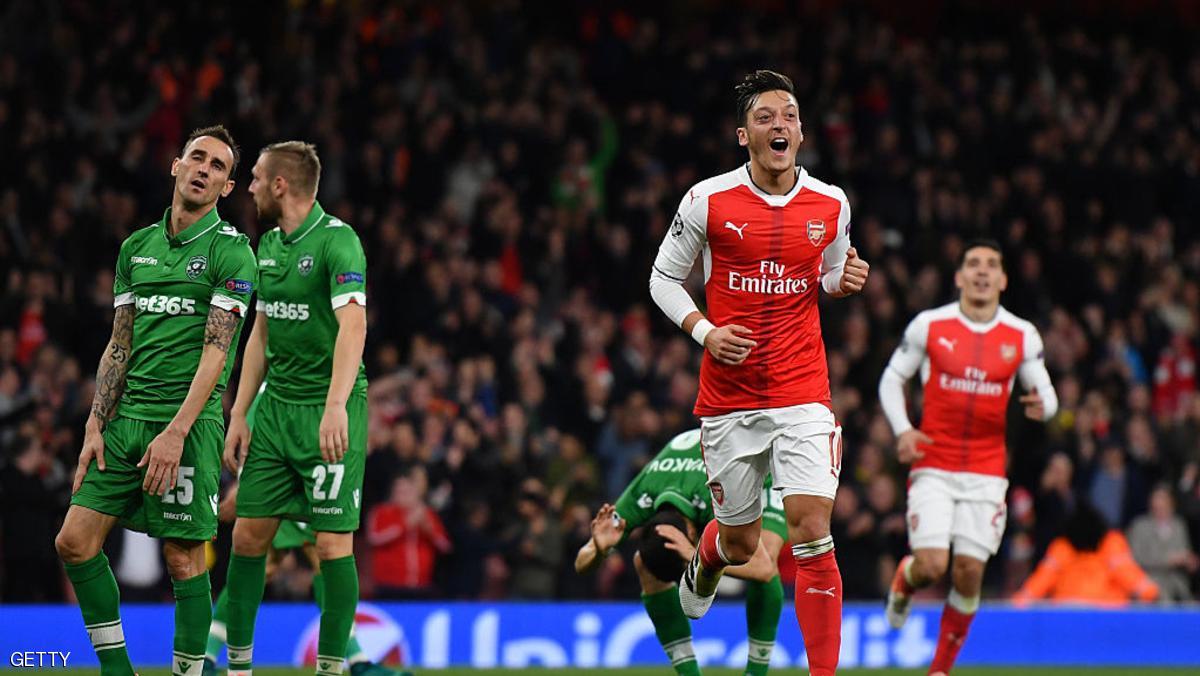 ثلاثية لأوزيل في فوز ساحق لأرسنال بدوري الأبطال
