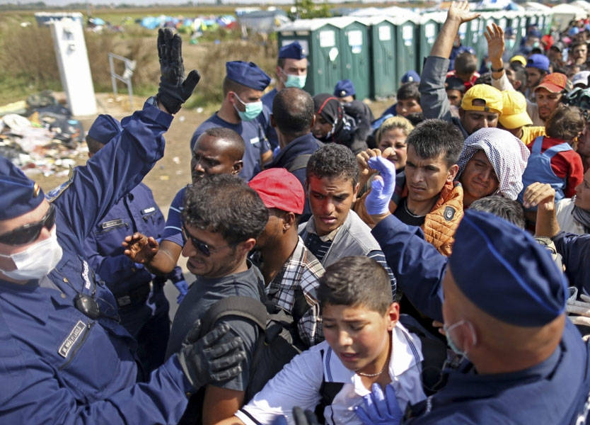 أكثر من 900 ألف مهاجر دخلوا المانيا هذا العام