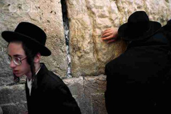 إسرائيل تطالب السعودية بـ 100 مليار$ تعويضا عن ممتلكاتهم منذ عهد الرسول " صلى الله عليه واله وسلم ..