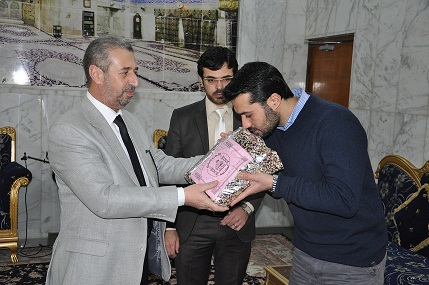 راية الامام الحسين الى كافة الدول الاوربية (مصور)