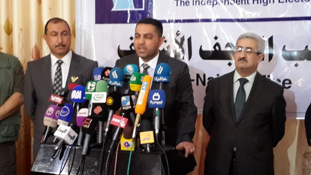 وفد مفوضية الانتخابات يلتقي مراجع الدين في النجف ويؤكد اجراء الانتخابات في وقتها المحدد