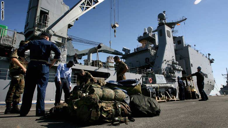 بارجتان في البحر الأحمر استعدادا لإخلاء السفارة الأمريكية باليمن إذا صدر الأمر بذلك