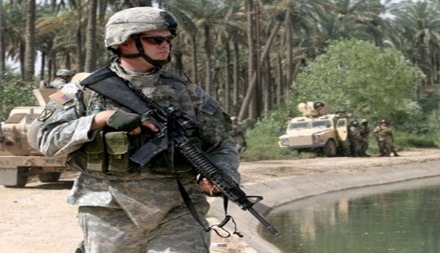 الجندي الأميركي مغتصب الطفلة العراقية وقاتل أسرتها ينتحر في زنزانته