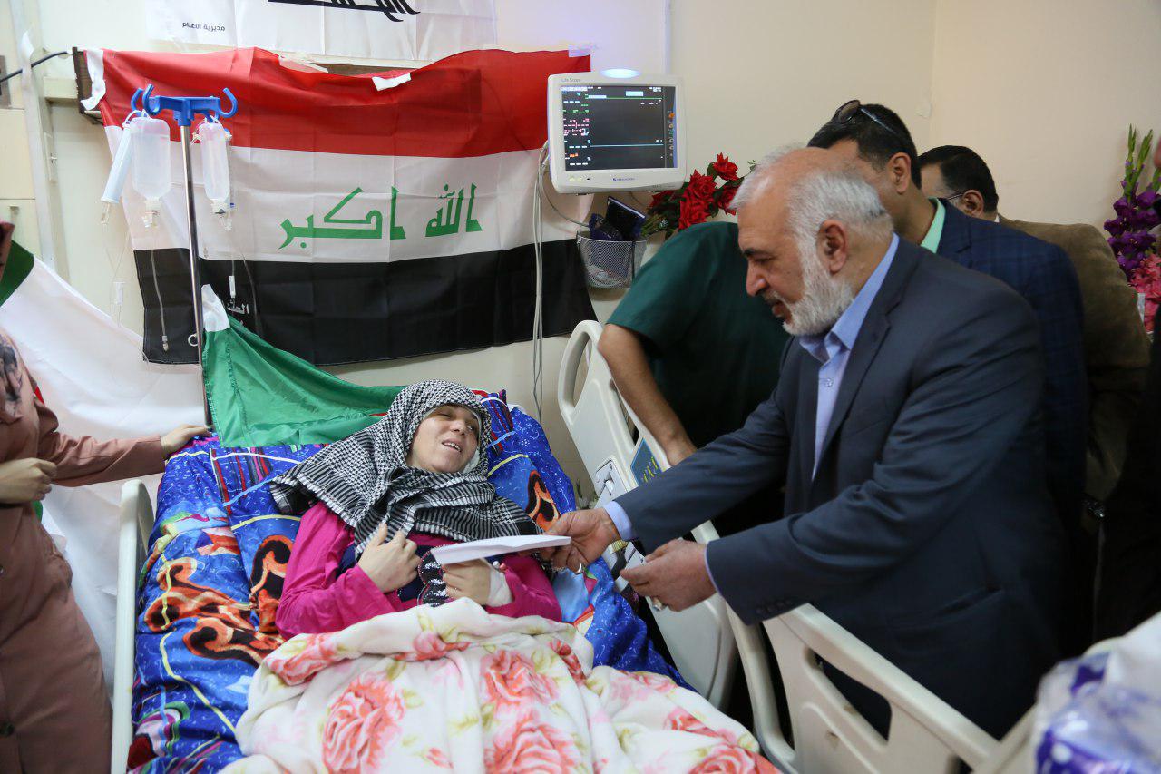 بالصور: العتبتان المقدستان في كربلاء تكرمان الصحفية الجزائرية والاخيرة تؤكد: لي الشرف ان ادافع عن الامام الحسين