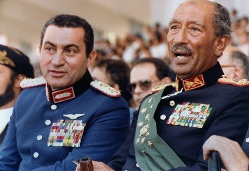 مذكرات مبارك: سوزان طالبته بالطلاق.. والسادات وصف مخه بالتخين