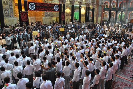 أكثر من 200 طالب ومدرس من محافظة البصرة يقدمون التهنئة بمناسبة افتتاح الشباك المقدس (مصور)