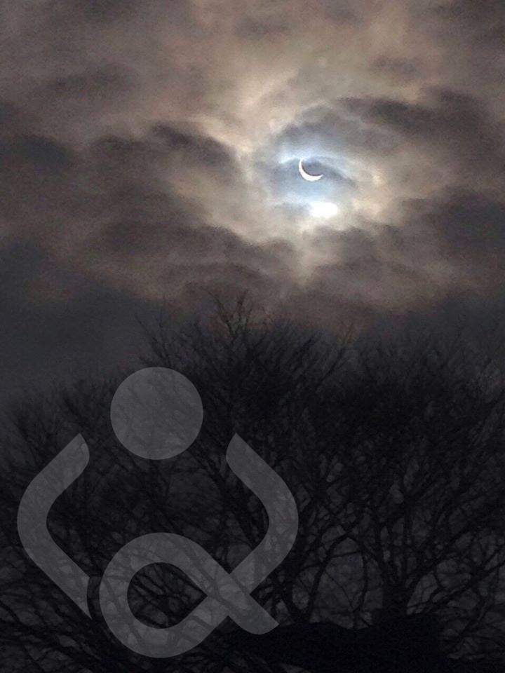 بالفيديو: كسوف كلي للشمس في سفالبارد بالنرويج