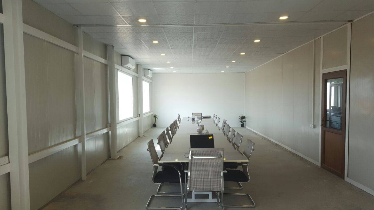 كوبرجيس: معمل الكونكريت في موقع مطار كربلاء سيكون جاهزاً للانتاج الاسبوع المقبل (مصور)