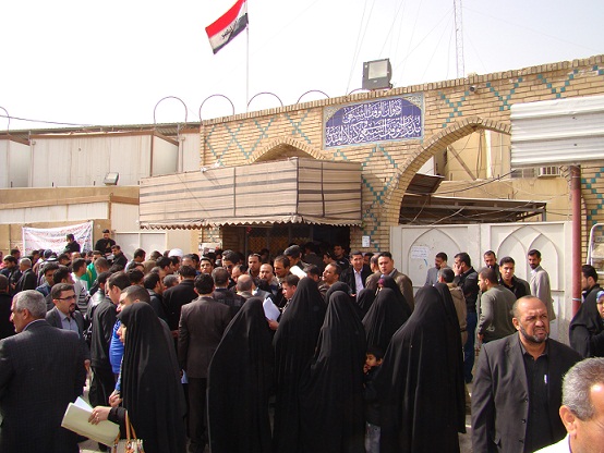 الوقف الشيعي يعيد الأمل للعراقيين باستكمال دراستهم والتعليم العالي توافق على قبول خريجي الدراسة الدينية بالكليات الإنسانية (مصور)