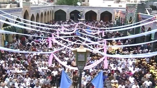 إحتفال بمولد الزهراء (ع) في مقام السيدة زينب بسوريا +صورة