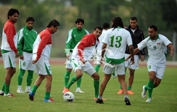 زيكو وايدو يقودان تدريبات منتخبنا الكروي بعد وصولهما الى اسطنبول