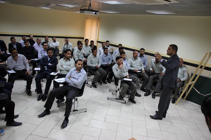 دورات تطوير قدرات منتسبي العتبات المقدسة في كربلاء في فن التواصل والأتكيت والعلاقات العامة