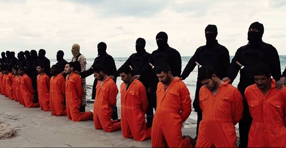 داعش يُغرق 25 عراقياً في (الأسيد)