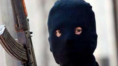 ملثم يقتل مسوؤلا كبيرا بكيان داعش الارهابي