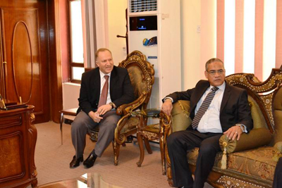 القنصل المصري في العراق يزور غرفة تجارة كربلاء ويبدي استعداد بلاده استقبال التجار العراقيين