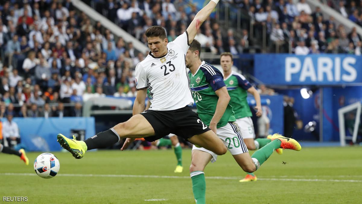 ألمانيا تهزم أيرلندا الشمالية لتتصدر مجموعتها