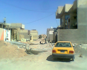 حي سكني في كربلاء يشكو مواطنوه من انعدام الخدمات الضرورية(تقرير مصور)