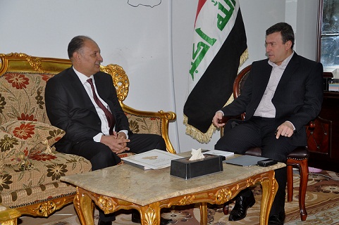 محافظ كربلاء يوعد صحفيي كربلاء بتذليل معوقات عملهم وحقهم بالوصول الى المعلومة