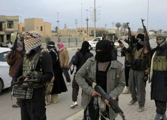 أسقف عراقي: مسلحو«داعش» سرقوا كل شيئ من مسيحي الموصل حتى خواتم النساء