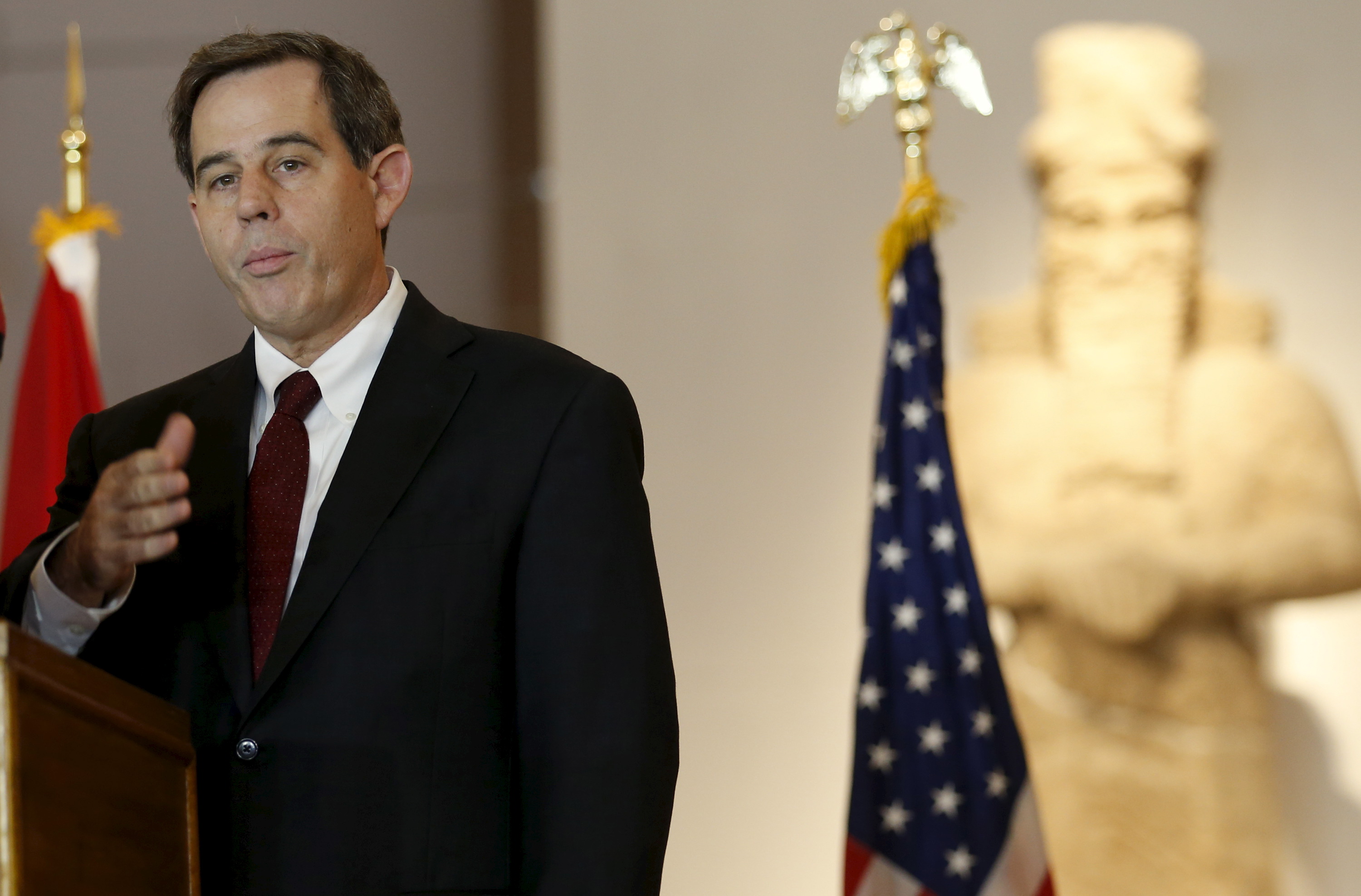 السفير الامريكي: قاعدة القيارة لن تكون بديلاً عن أنجرليك