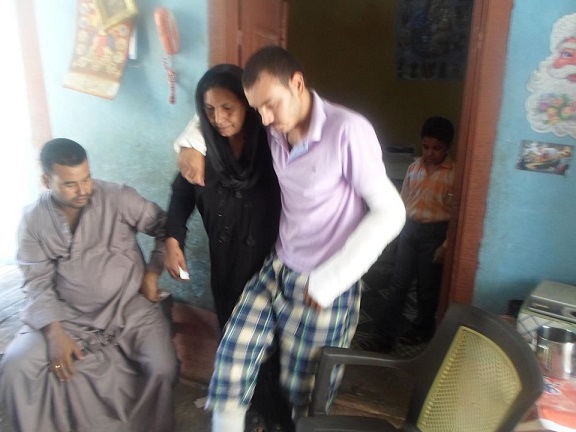 جناة مجزرة  الفرافرة كانوا يقلبون الجثث ويطلقون الرصاص علي المجندين بعد موتهم وعائلة الناجي الوحيد تعيش على كرتونتى شيبسى