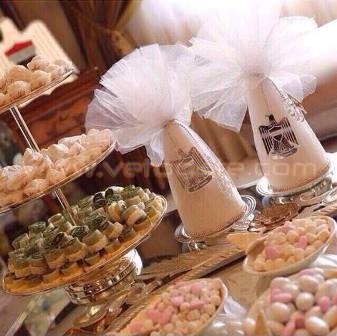 بالصور/ ابنة صدام تقيم حفل زفاف باذخ لابنتها من اموال العراقيين في الأردن