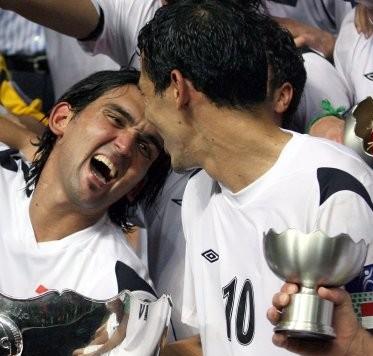 يونس محمود ونشأت أكرم يتوجهان إلى سدني للتنافس على لقب أفضل لاعب آسيوي