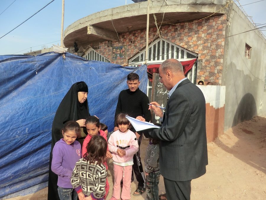 مسح ميداني للكشف عن الأمراض الانتقالية بين النازحين في كربلاء (مصور)