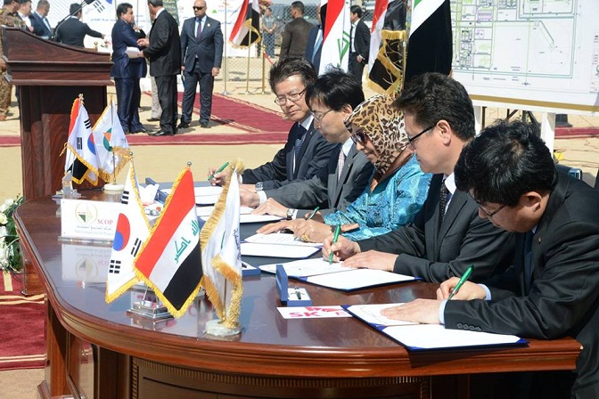 بالصور: توقيع على عقد إنشاء مصفى كربلاء والسفير الكوري يؤكد استثمارنا في العراق بلغ 12 مليار دولار في السنة
