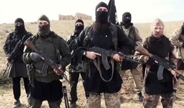 "داعش" ينشر صور وأسماء 100 أميركي.. "للقتل"