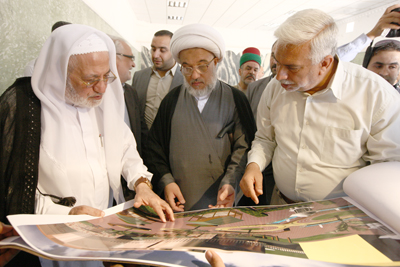 رئيس الوقف الشيعي يطلع ميدانياً على مشاريع العتبة الحسينية : شاهدنا انجازات لم تتمكن أي وزارة من وزارات الدولة انجازها (مصور)