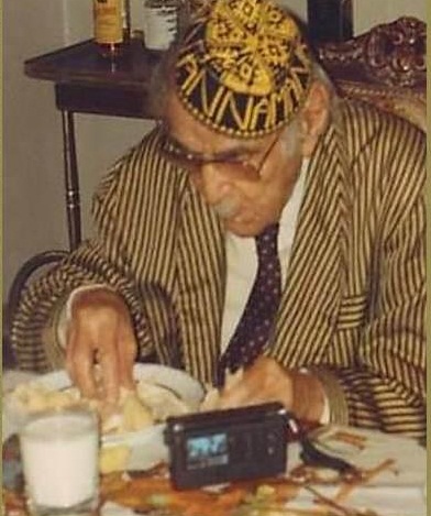 صورة ارشيفية نادرة لشاعر العرب الاكبر محمد مهدي الجواهري في سنوات حياته الاخيرة