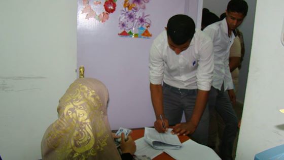 كلية القانون في جامعة كربلاء توزع منحة الطلبة المالية لشهري اذار ونيسان