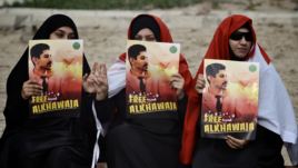 عبد الهادي الخواجة يمثل أمام محكمة في البحرين على كرسي متحرك