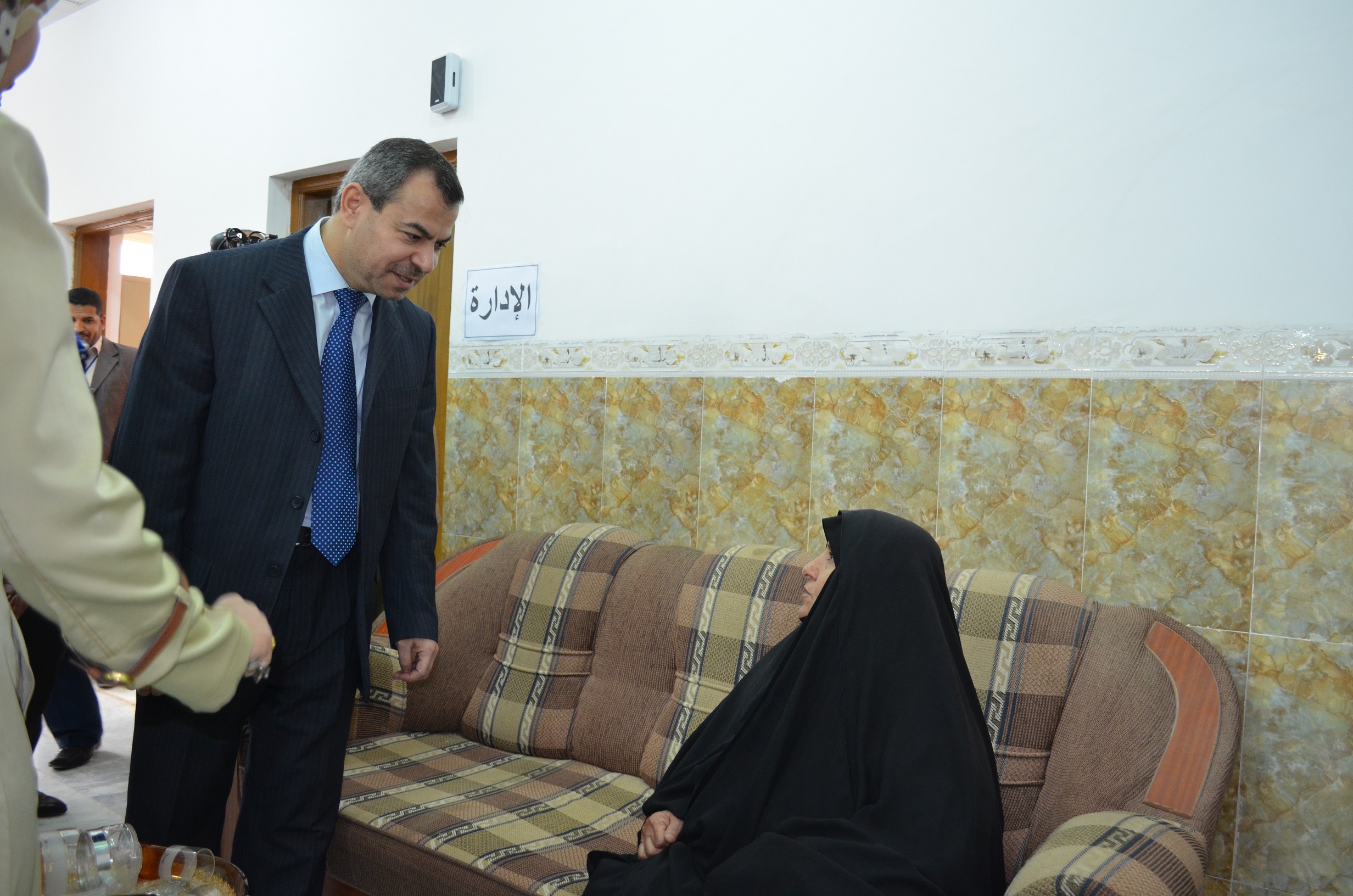 علي شكري اول وزير مالية يزور دائرة تقاعد كربلاء : سنشييد مجمع لدوائر وزارة المالية في كربلاء